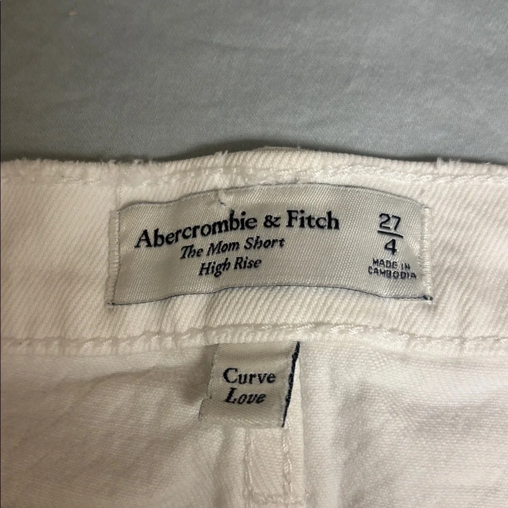 Abercrombie & Fitch White Distressed Denim Shorts - Size 4 (27) - Picture 3 of 4
